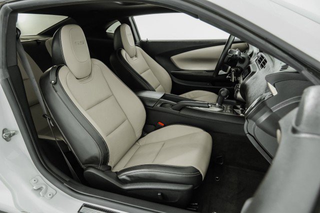 Used 2010 Chevrolet Camaro SS image 32