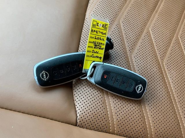 Used 2024 Nissan Pathfinder Platinum w/ Cargo Package image 28