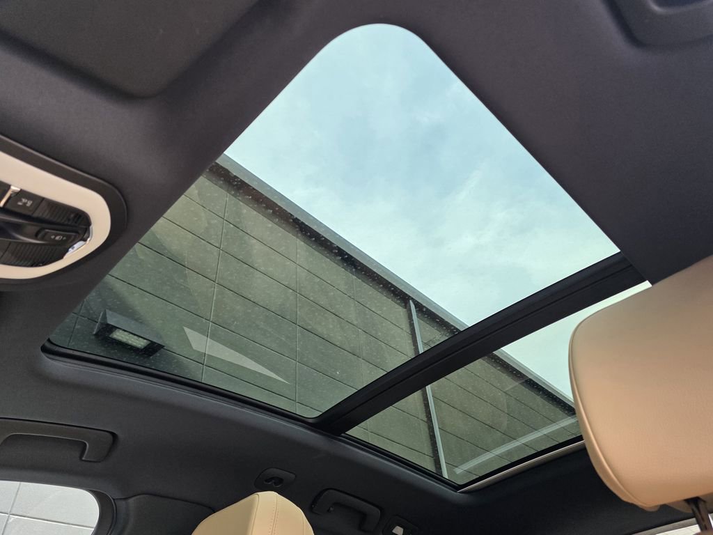 Certified 2023 Porsche Macan Turbo image 15