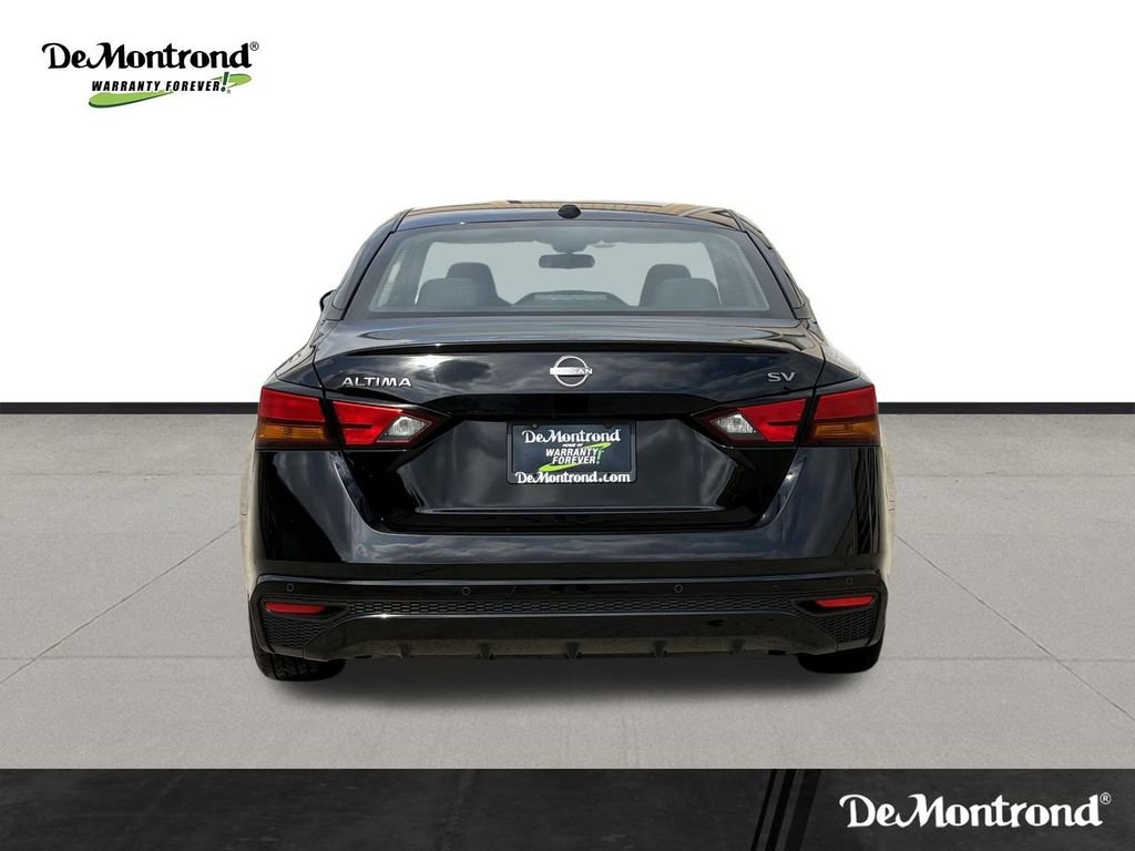 Used 2024 Nissan Altima 2.5 SV image 6