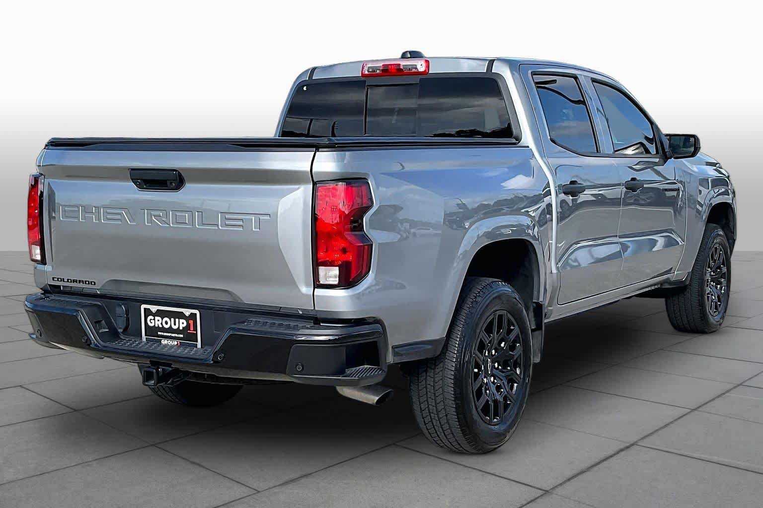 Used 2025 Chevrolet Colorado W/T w/ WT Custom Package RWD image 12