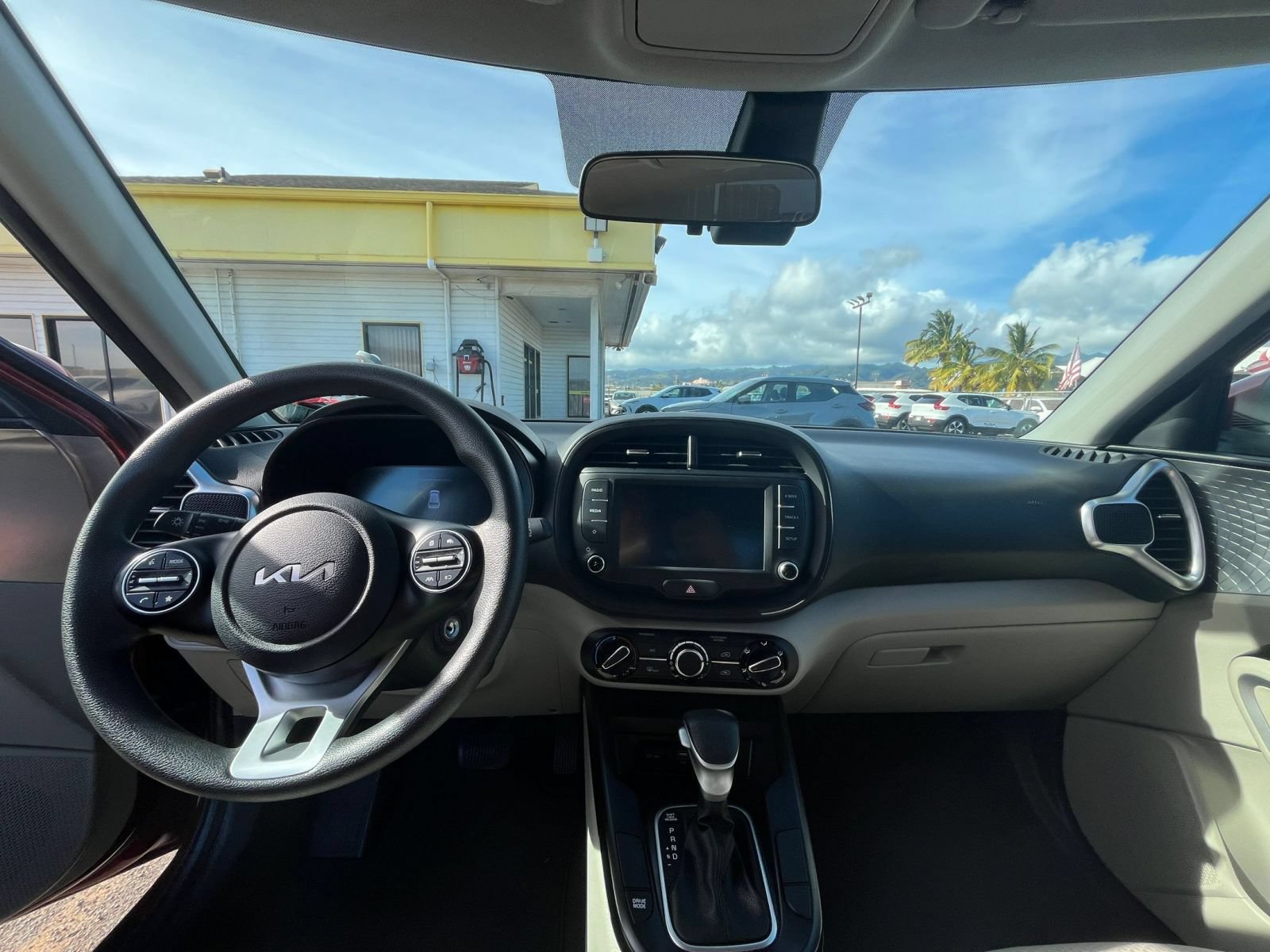 Used 2025 Kia Soul LX w/ LX Technology Package FWD image 31