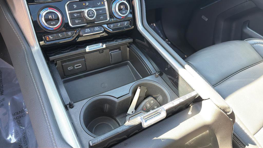 Used 2023 GMC Yukon Denali w/ LPO, Floor Liner Package image 31