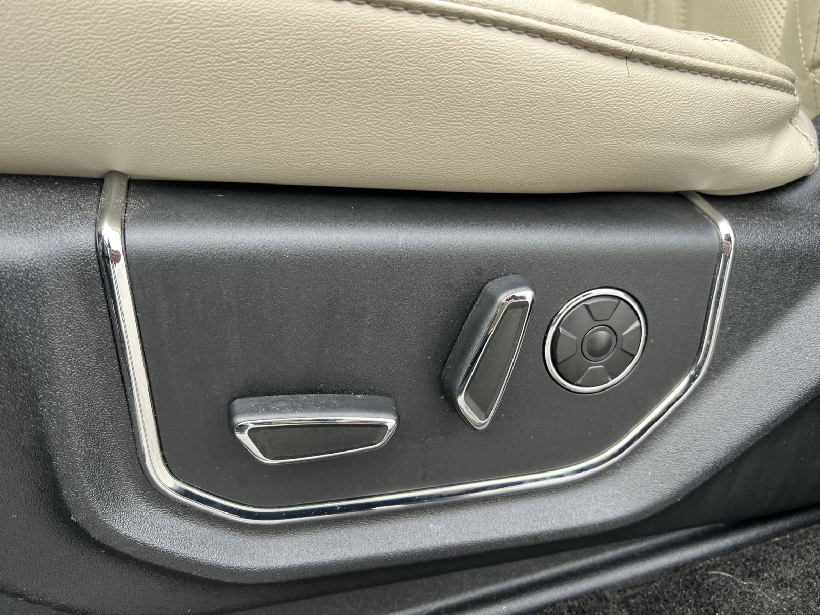 Used 2018 Ford Expedition Platinum image 14