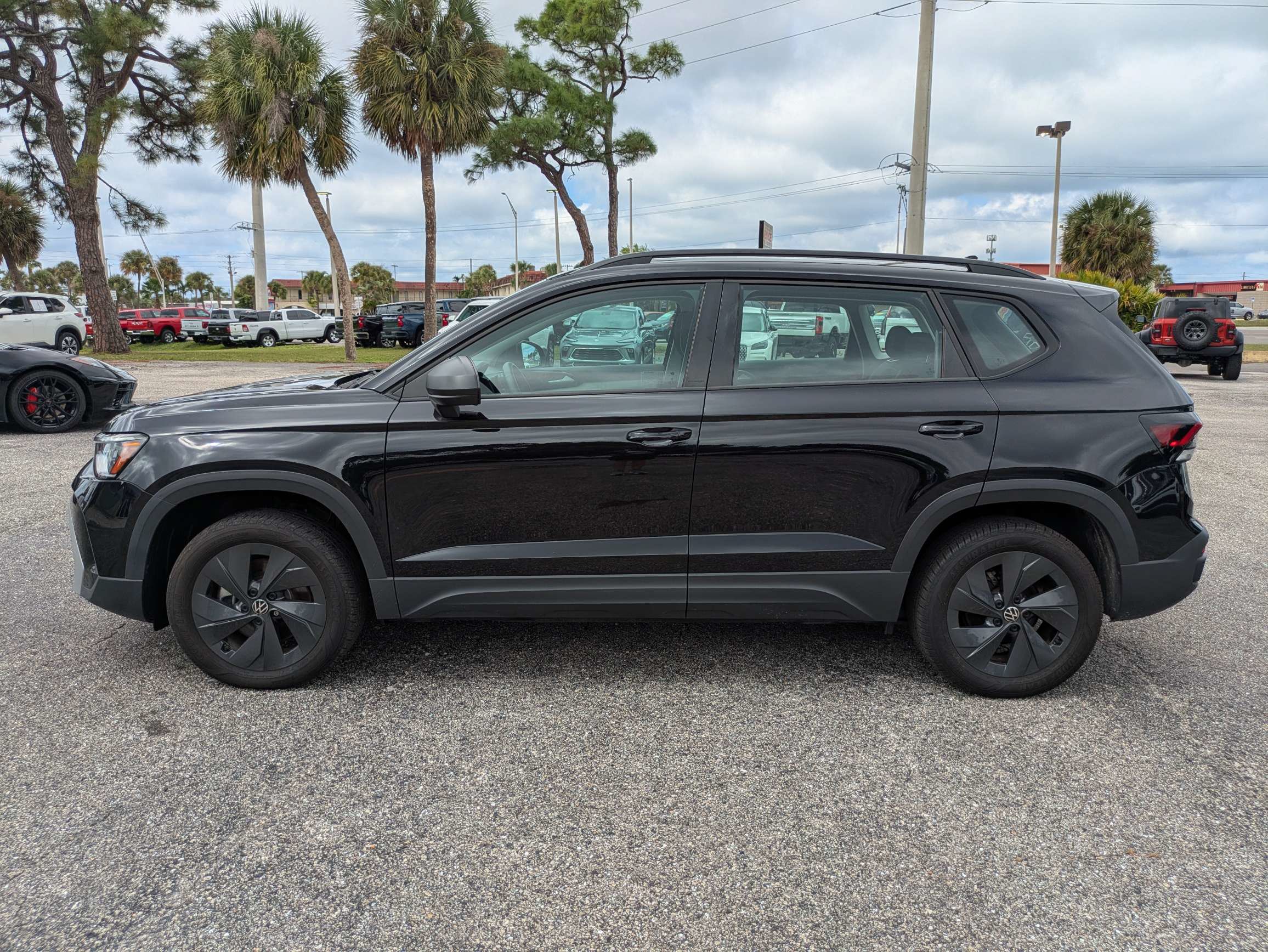 Used 2025 Volkswagen Taos S FWD image 7