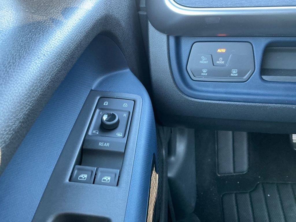 New 2025 Volkswagen ID. Buzz Pro S image 21