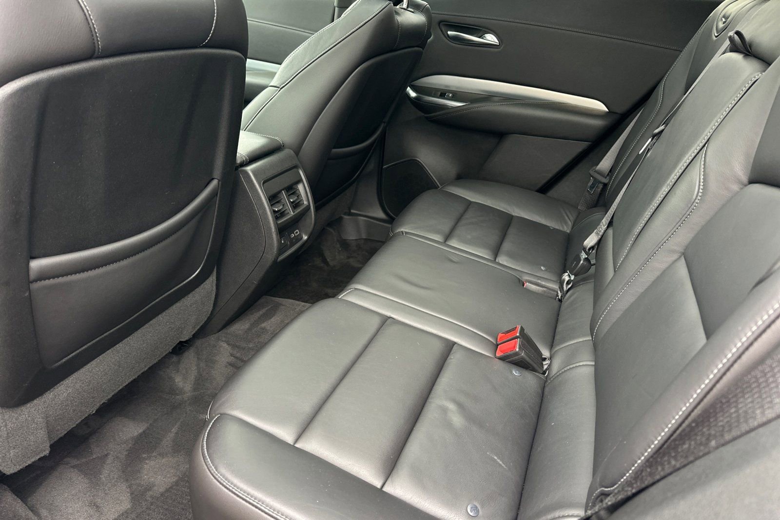 Used 2019 Cadillac XT4 Premium Luxury w/ Technology Package image 12