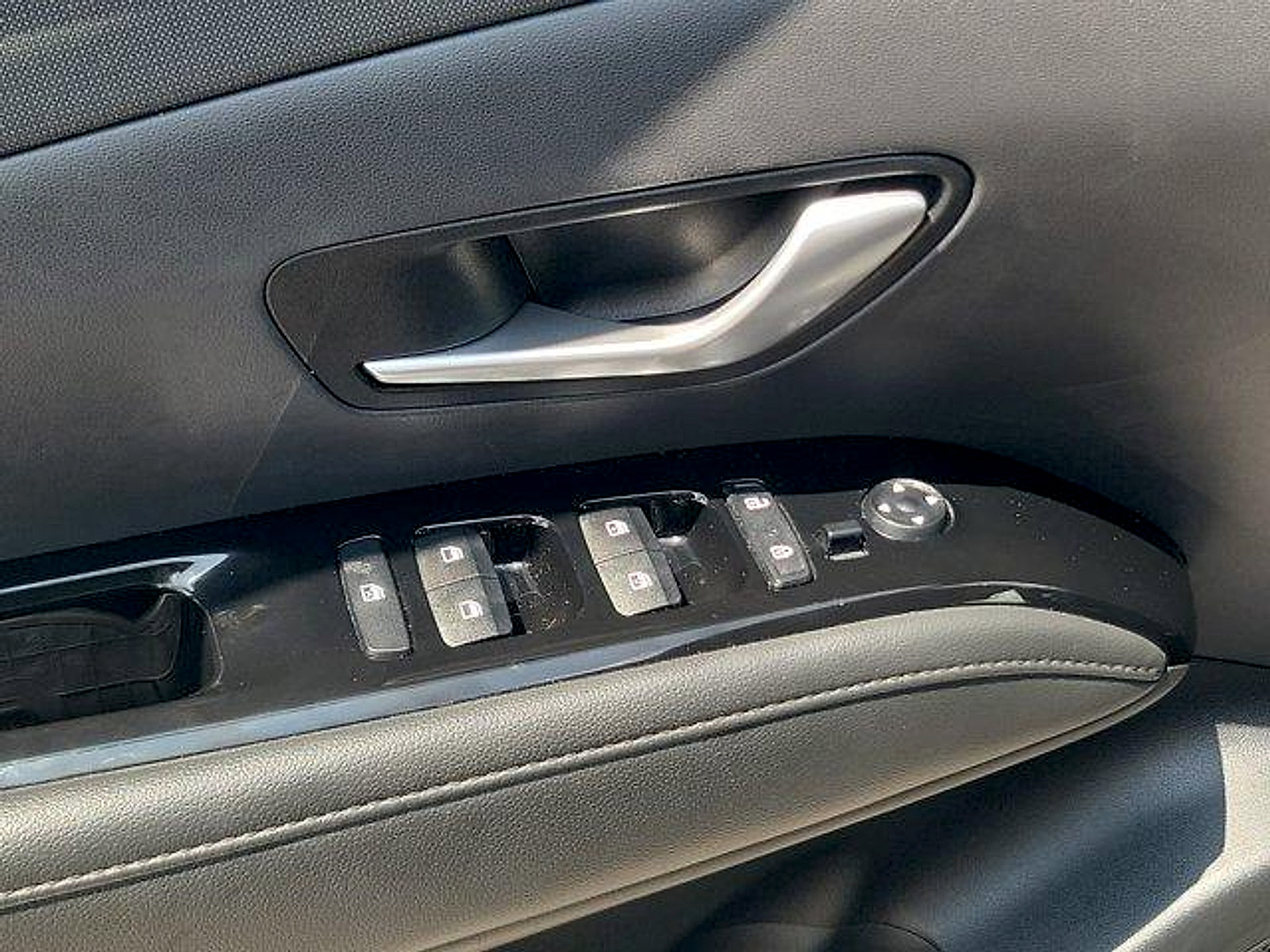 Certified 2024 Hyundai Tucson Limited FWD image 20
