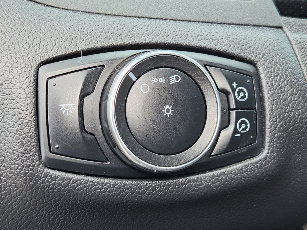 Used 2013 Ford Edge SE AWD/4WD image 23