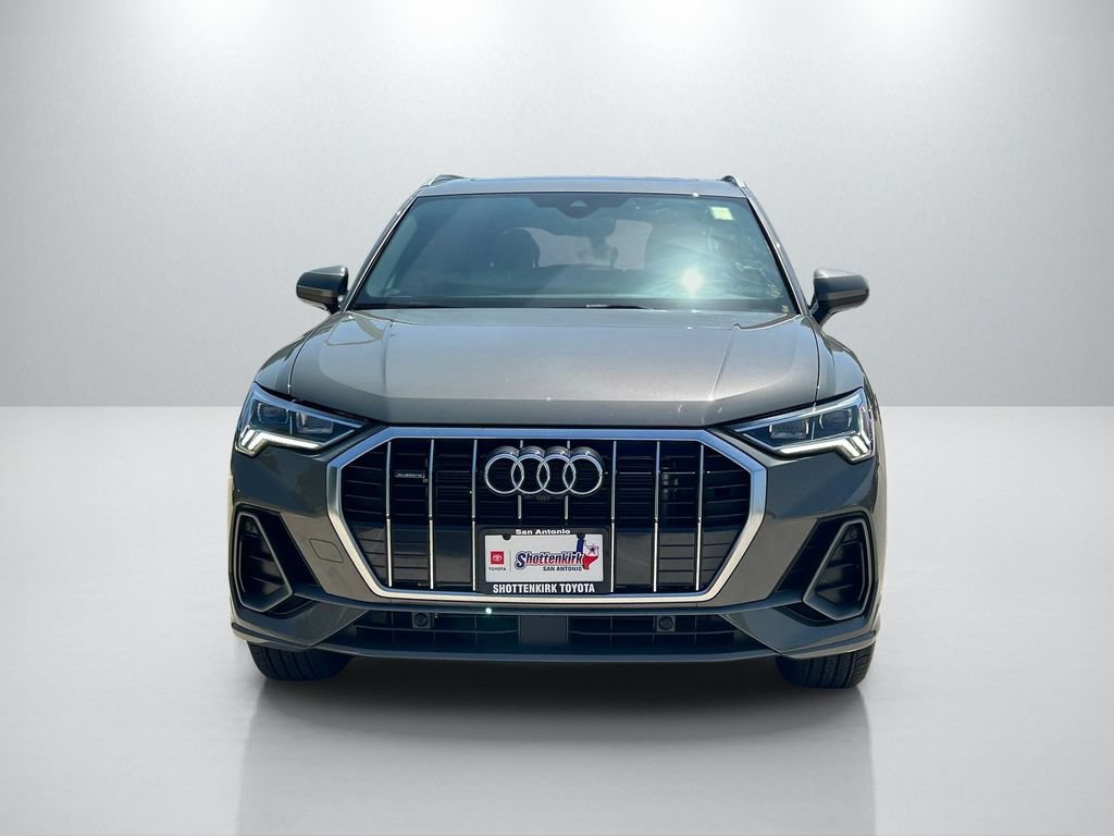 Used 2025 Audi Q3 2.0T Premium Plus w/ Premium Plus Package AWD/4WD image 2