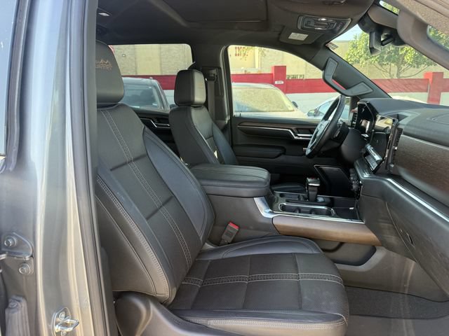 Used 2024 Chevrolet Silverado 1500 High Country AWD/4WD image 32