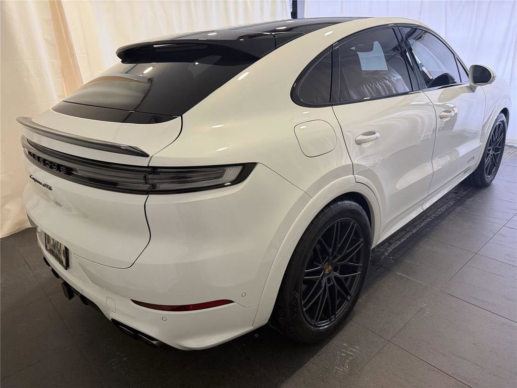 Certified 2025 Porsche Cayenne GTS AWD/4WD image 8