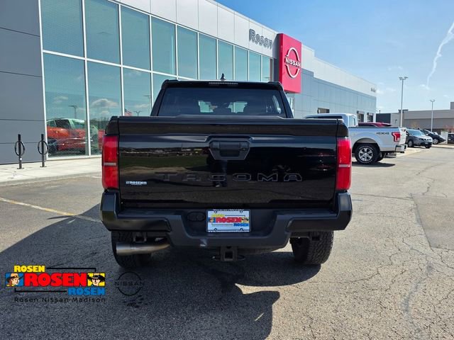 Used 2024 Toyota Tacoma TRD Off-Road AWD/4WD image 27