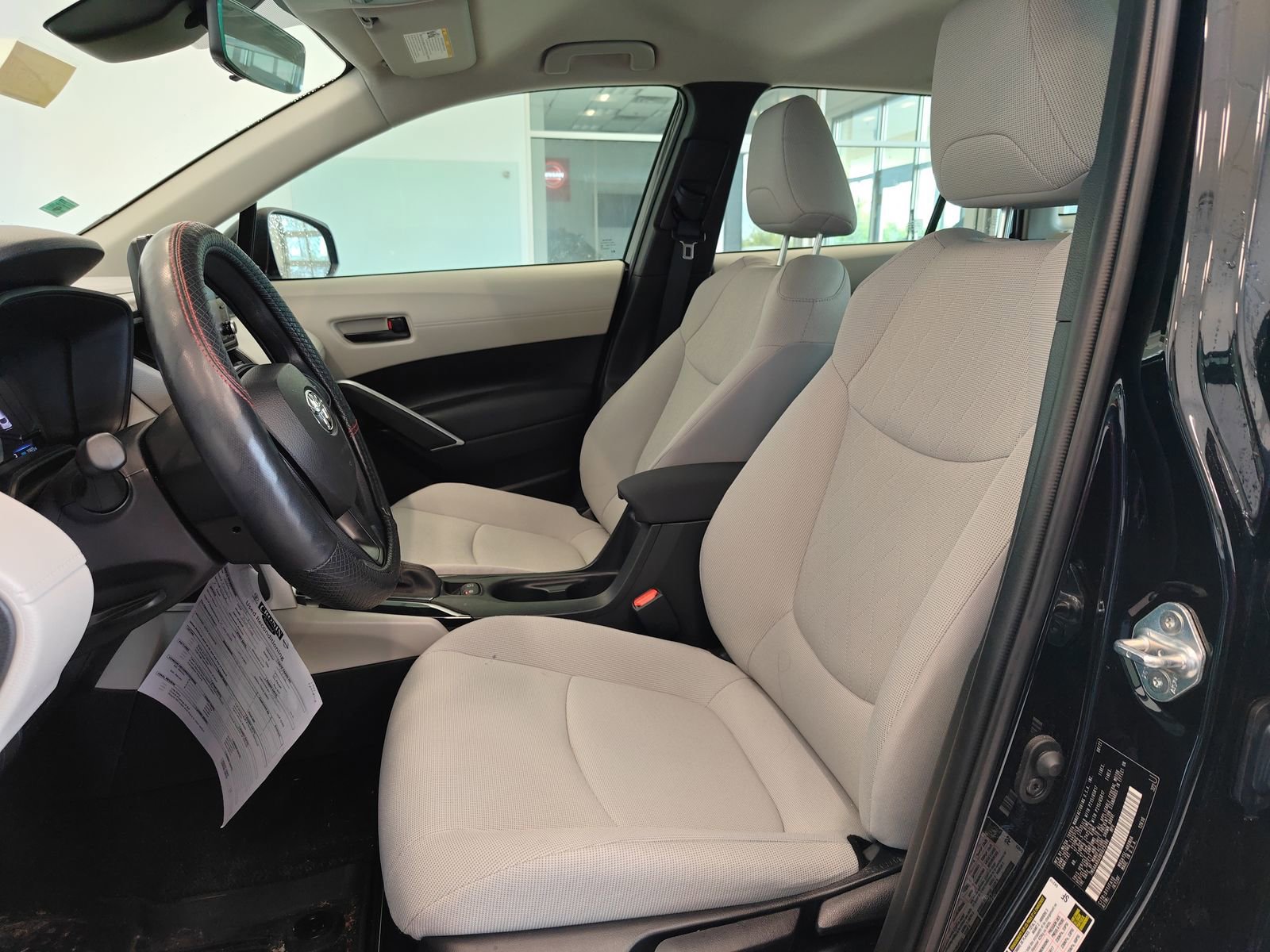 Used 2022 Toyota Corolla Cross L AWD/4WD image 9