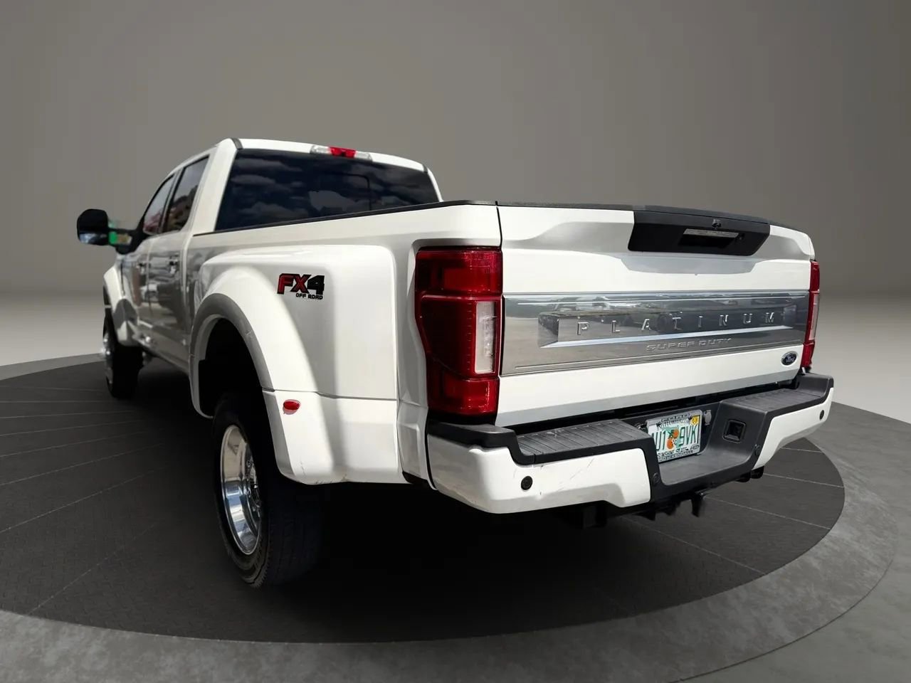 Used 2022 Ford F450 Platinum w/ FX4 Off-Road Package AWD/4WD image 9