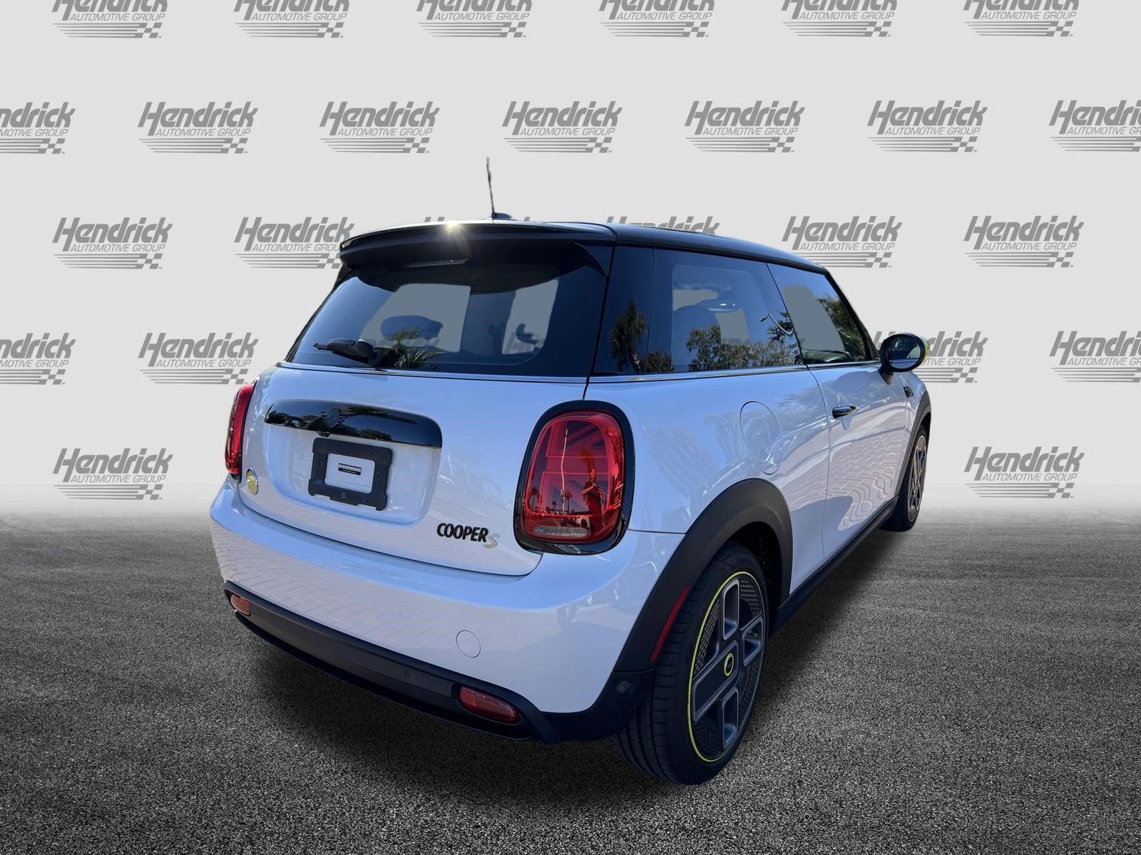 Used 2024 MINI Cooper SE FWD image 10