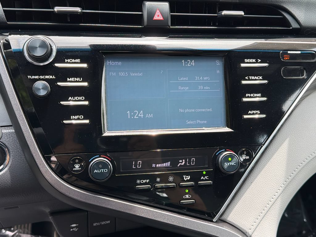 Used 2018 Toyota Camry XLE FWD image 28