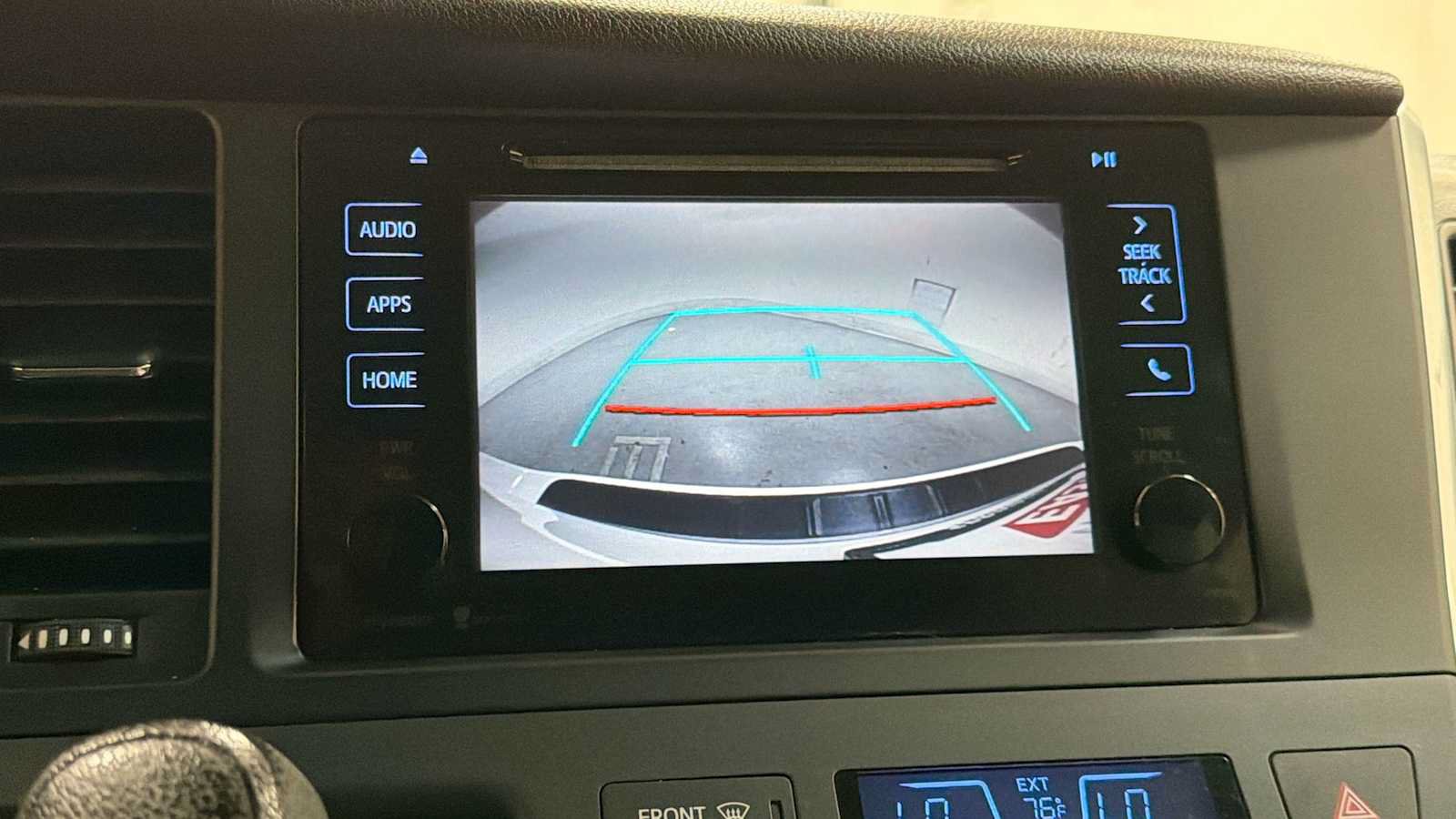 Used 2015 Toyota Sienna LE FWD image 19