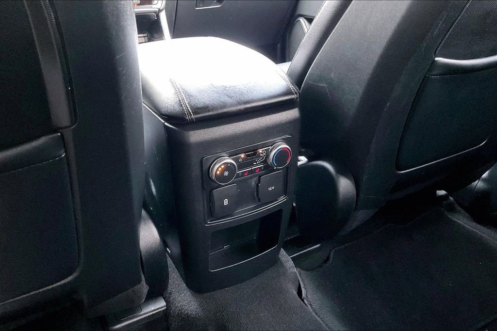 Used 2020 Ford Explorer XLT w/ Equipment Group 202A AWD/4WD image 35