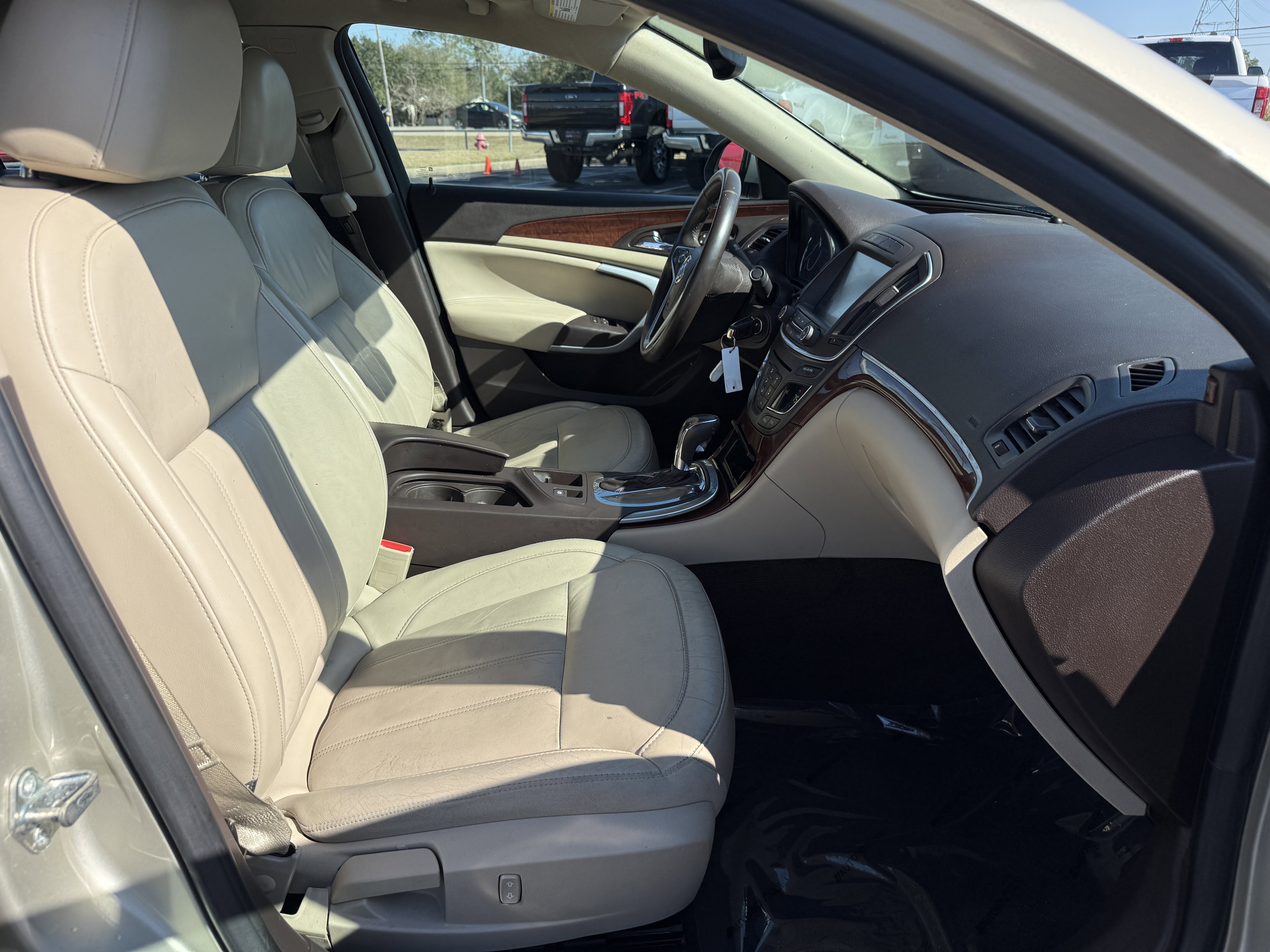 Used 2016 Buick Regal FWD image 27