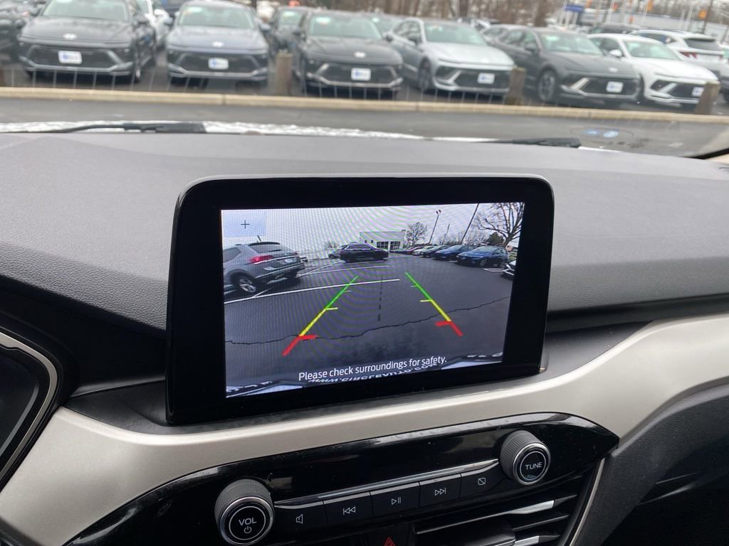 Used 2020 Ford Escape SE image 12