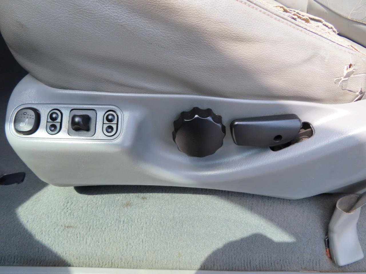 Used 2003 Ford F350 Lariat image 29