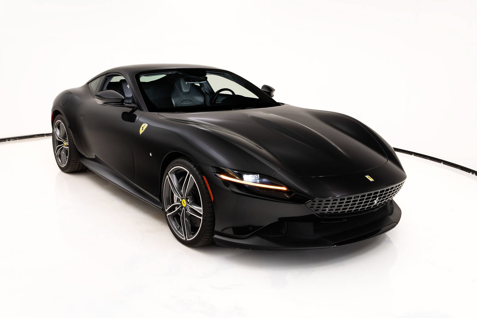 Certified 2022 Ferrari Roma RWD image 1