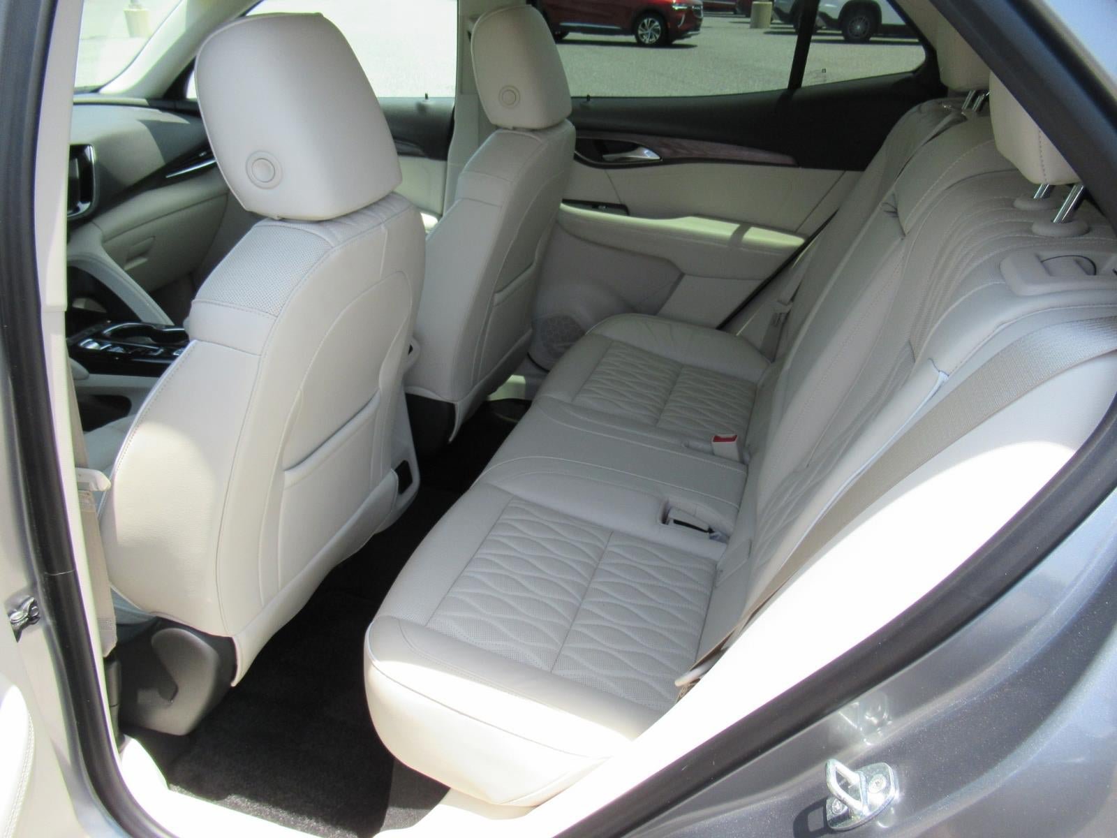 Used 2021 Buick Envision Avenir w/ Technology Package II FWD image 33