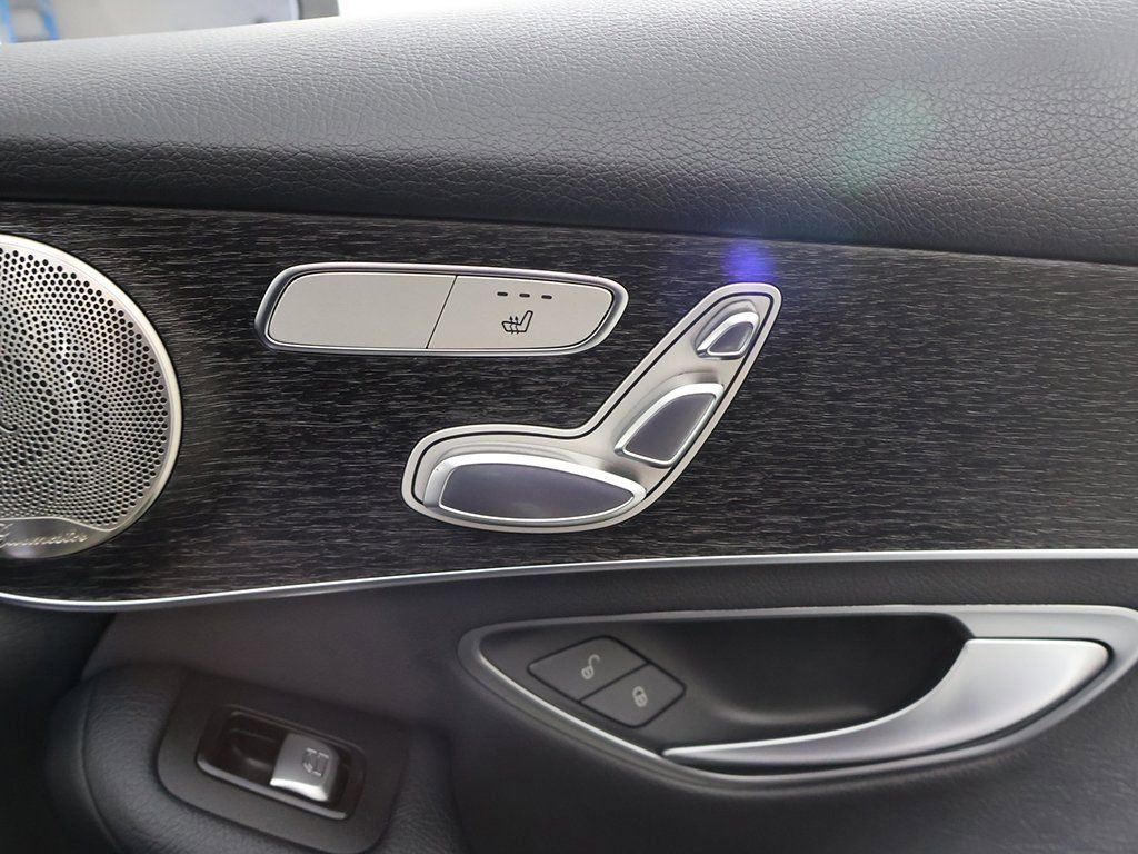 Used 2021 Mercedes-Benz GLC 300 4MATIC w/ Multimedia Package image 41