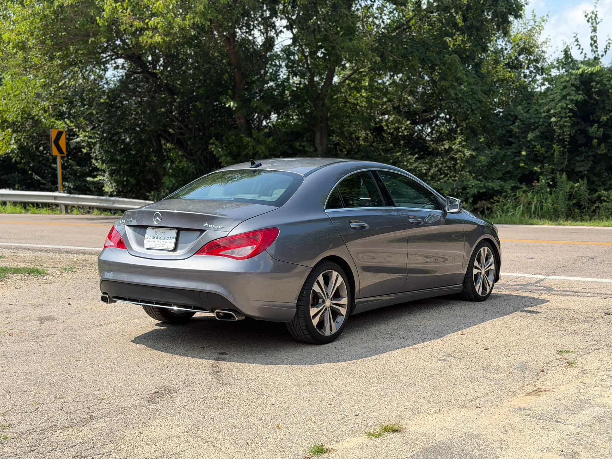 Used 2015 Mercedes-Benz CLA 250 4MATIC image 11