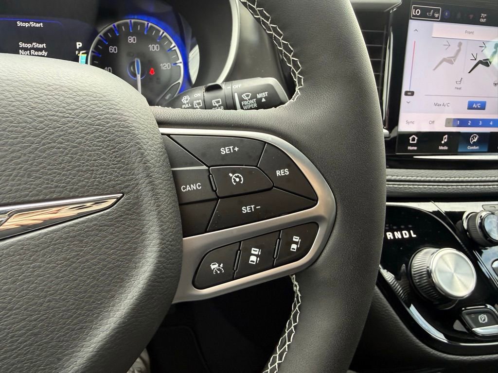 New 2026 Chrysler Pacifica Select FWD image 18