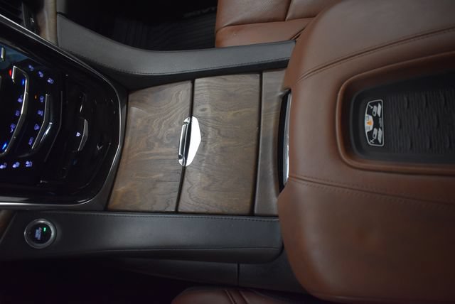 Used 2017 Cadillac Escalade ESV Premium Luxury AWD/4WD image 31