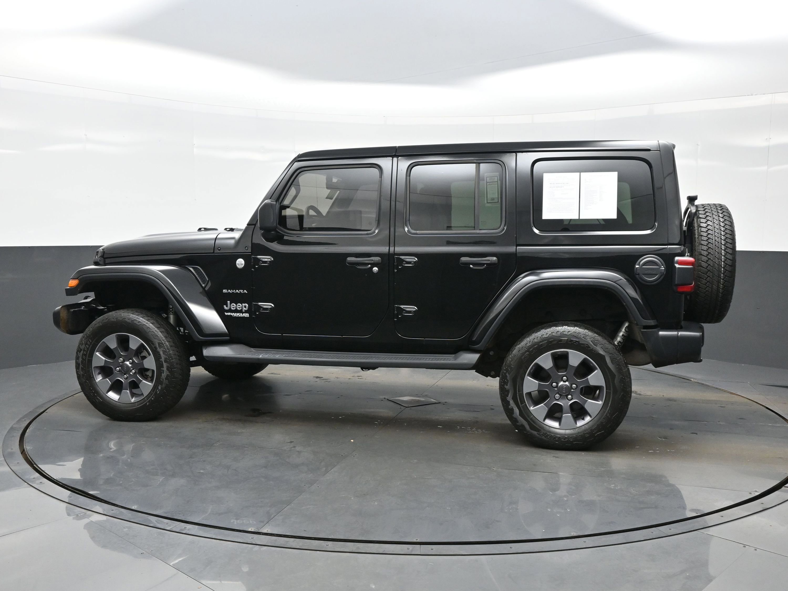 Used 2018 Jeep Wrangler Unlimited Sahara w/ Dual Top Group image 3