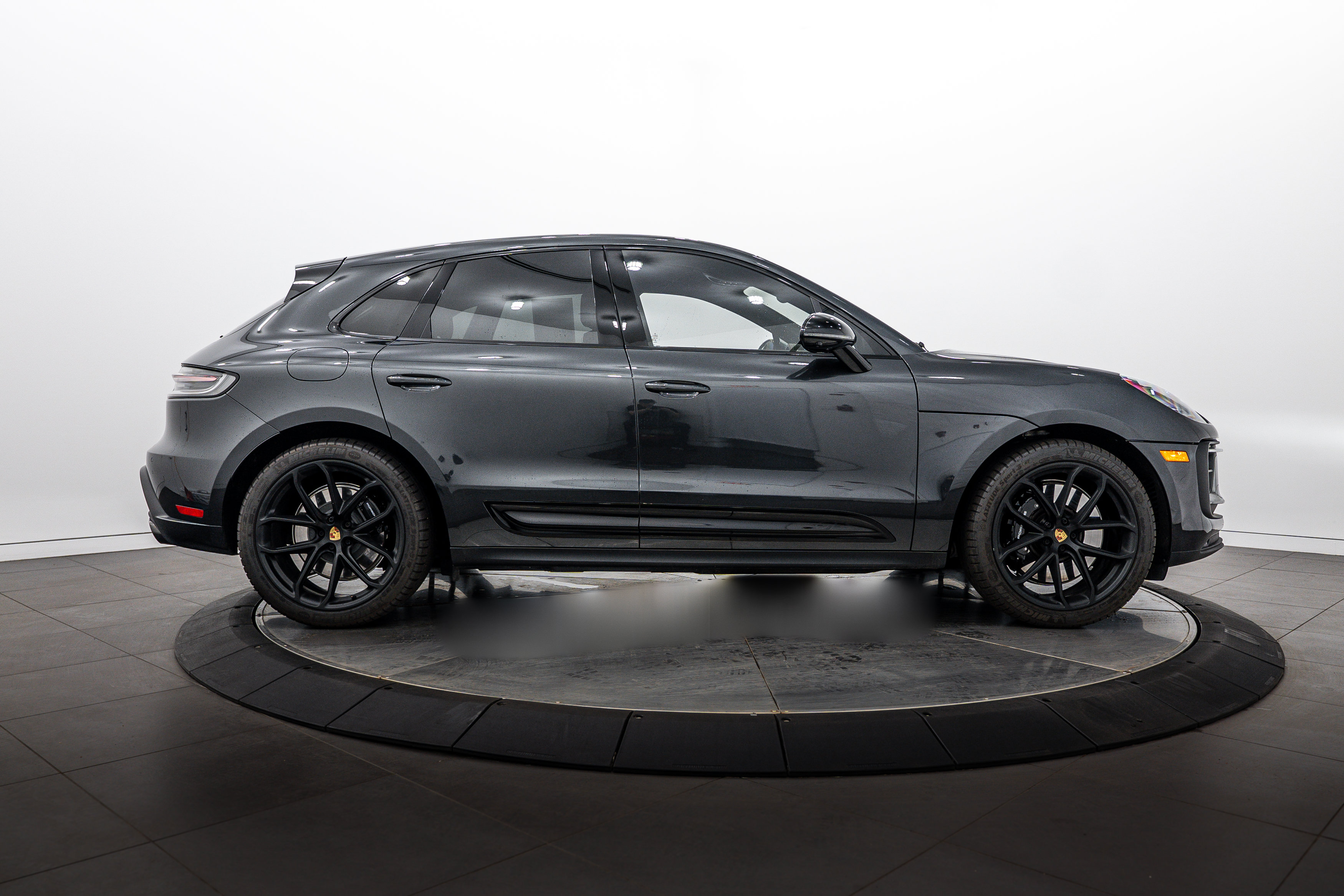 Certified 2024 Porsche Macan GTS AWD/4WD image 8