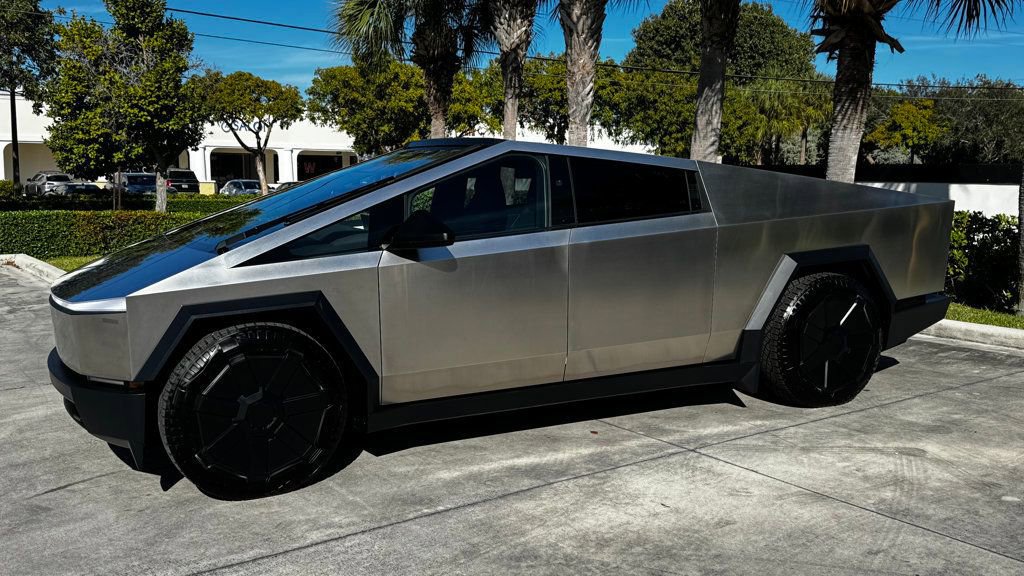 Used 2024 Tesla Cybertruck Cyberbeast image 2