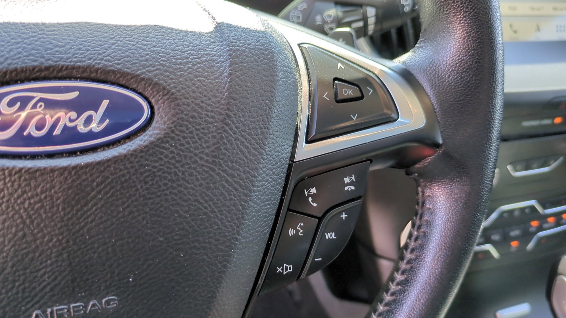 Used 2017 Ford Edge SEL w/ Equipment Group 201A image 18