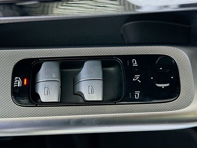 Certified 2025 Mercedes-Benz CLE 300 4MATIC Cabriolet image 18
