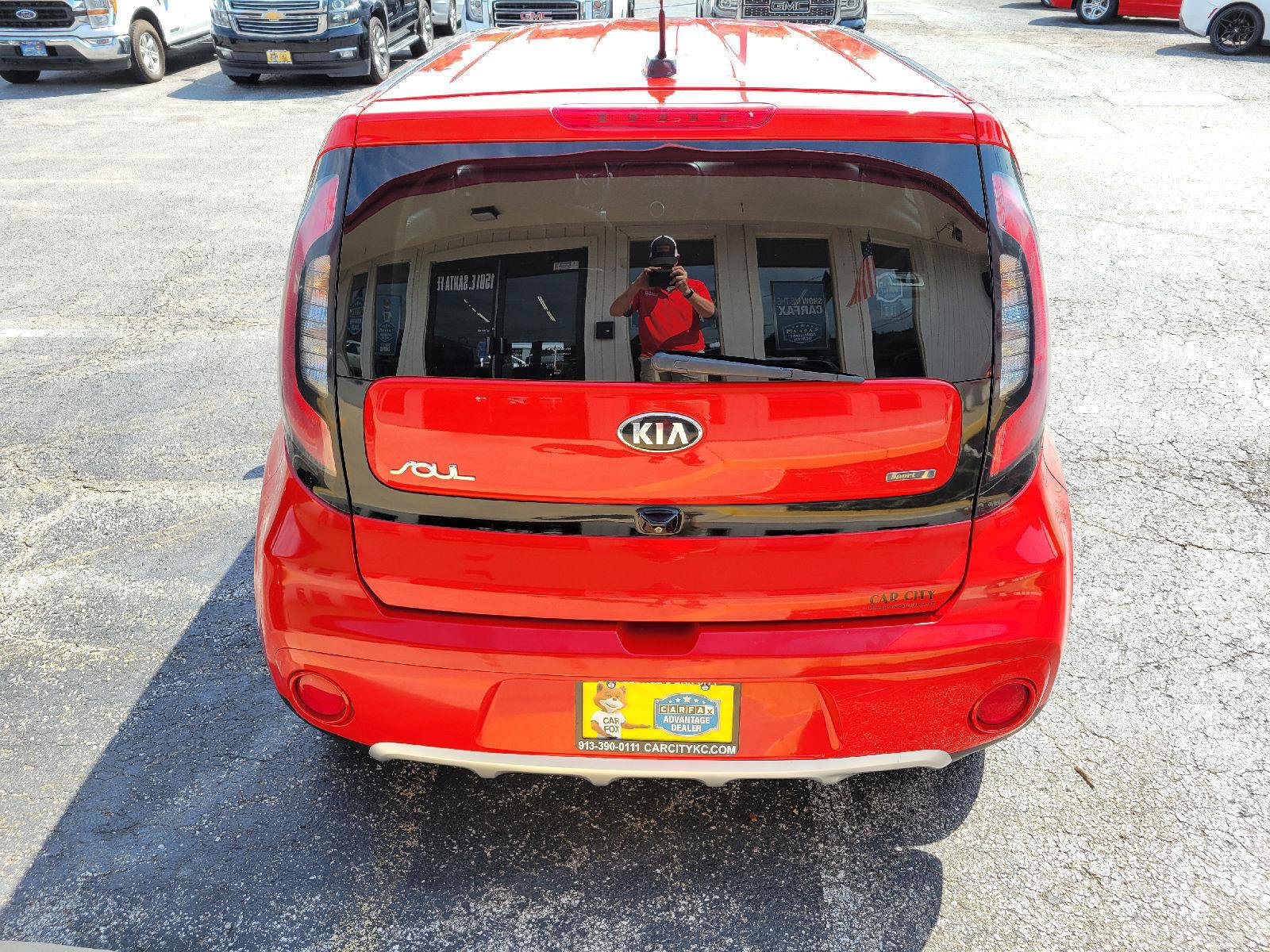 Used 2017 Kia Soul + FWD image 23