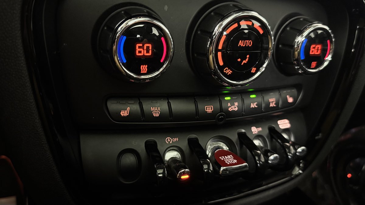 Used 2019 MINI Cooper Clubman S w/ Premium Package FWD image 26