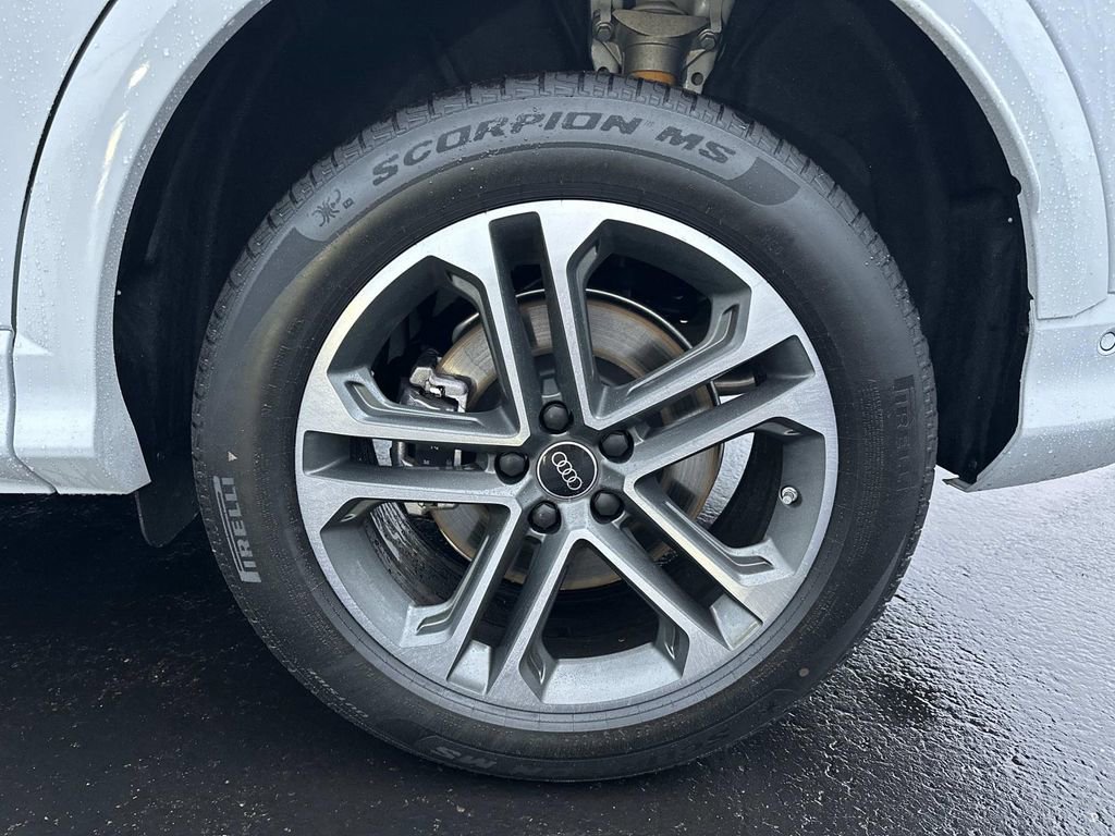 New 2025 Audi Q5 Premium image 10