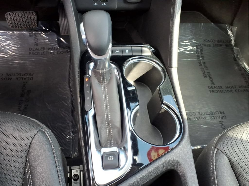 Used 2024 Buick Encore GX Sport Touring AWD/4WD image 13