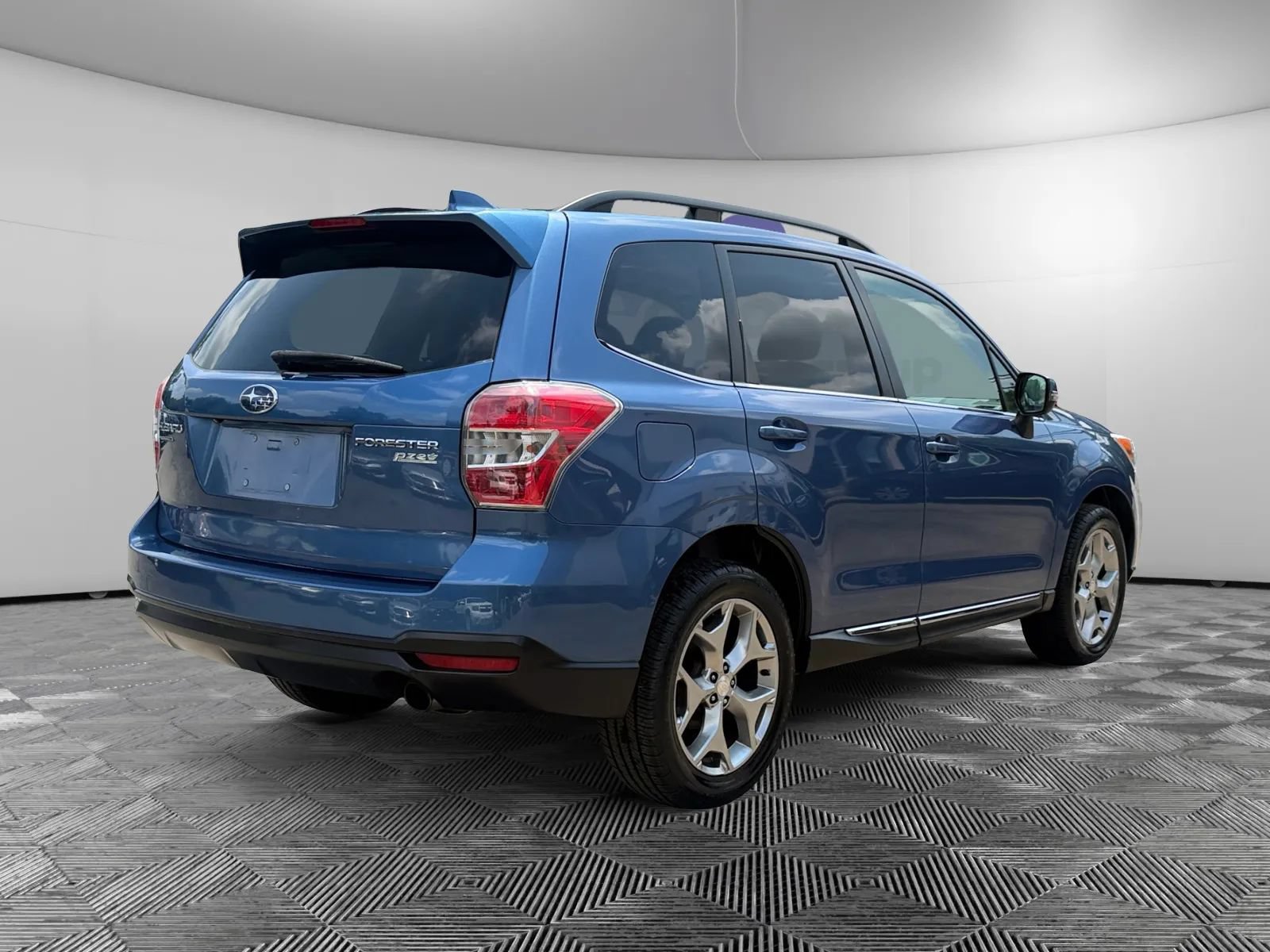 Used 2016 Subaru Forester 2.5i Touring w/ Eyesight & Navigation System AWD/4WD image 5