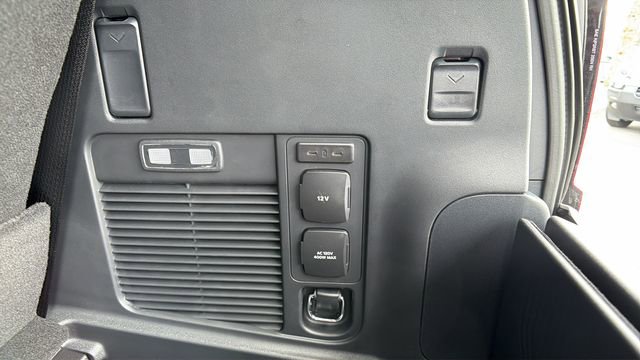 New 2025 Ford Expedition Active image 14