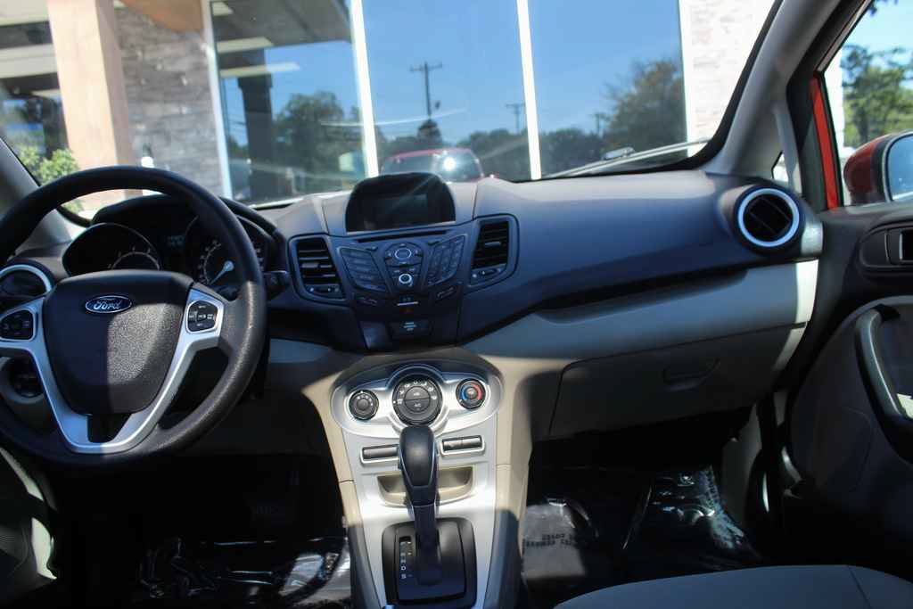 Used 2018 Ford Fiesta SE FWD image 29