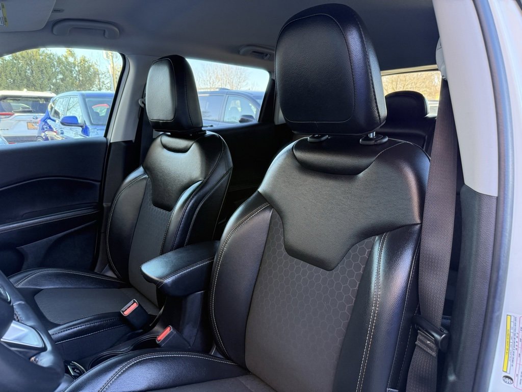 Used 2019 Jeep Compass Latitude w/ Popular Equipment Group image 11