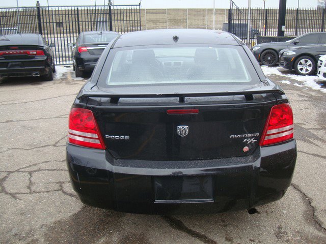 Used 2010 Dodge Avenger R/T image 4