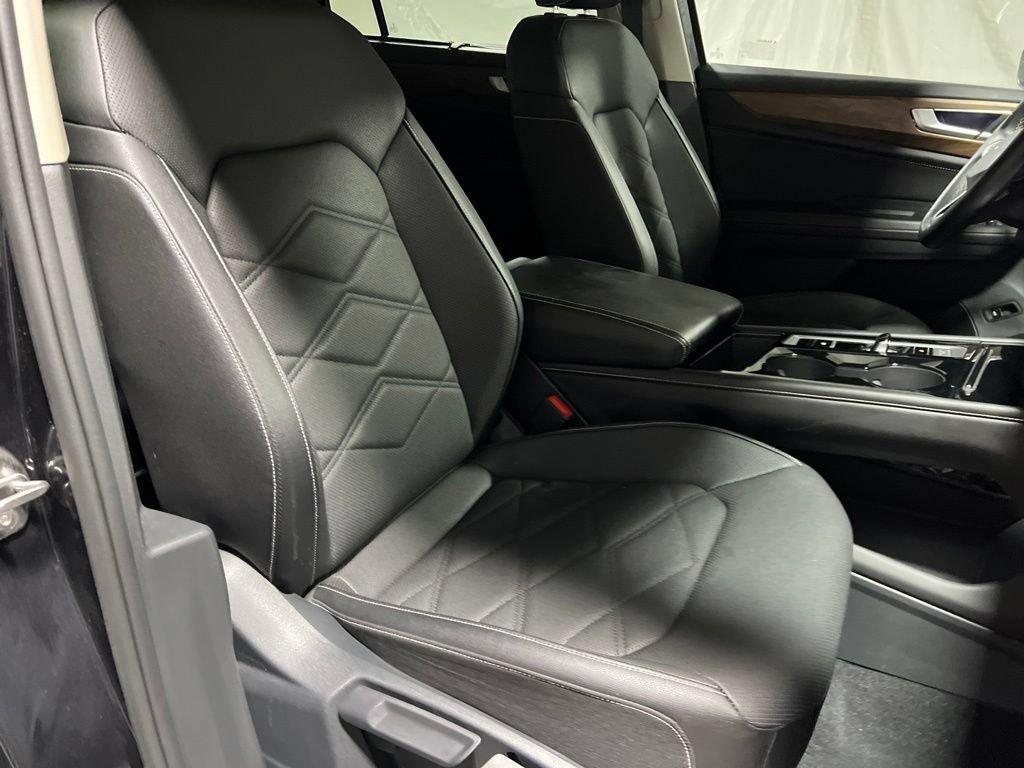 Used 2025 Volkswagen Atlas SE AWD/4WD image 9