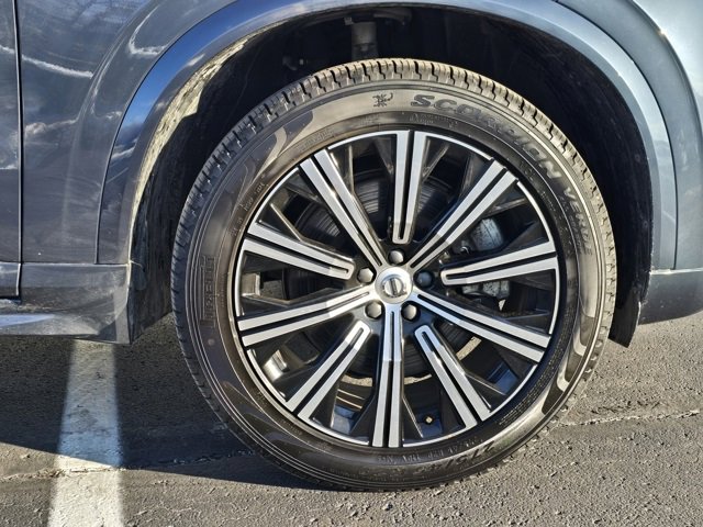 Used 2022 Volvo XC90 T8 Inscription image 4