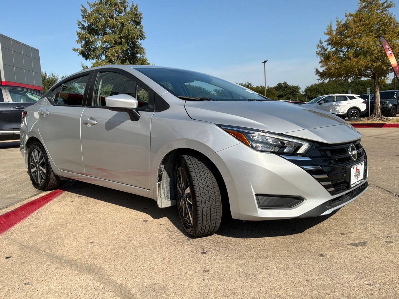 Used 2025 Nissan Versa SV w/ Trunk Package FWD image 4