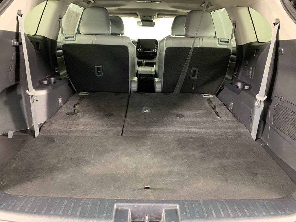Used 2023 Toyota Highlander XLE image 13